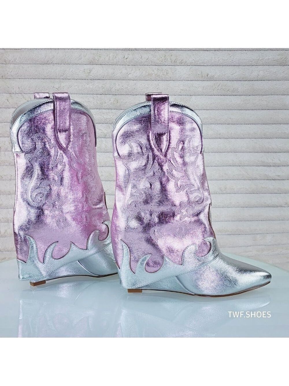 Show Off By Azalea Wang Silver Metallic Fold Over Western Wedge Ankle Boots - Picture 1 of 10